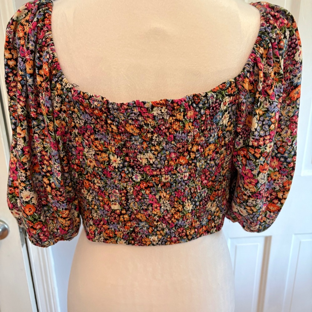 Wild Fable Womens Large Crop Top Multicolor Floral Ruched Front Smocked Back - Picture 3 of 5